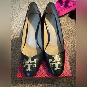 Tory Burch Black Flats with Gold Logo size 6